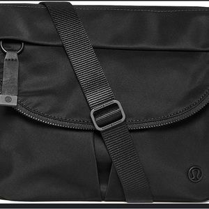 Lululemon All night festival 5L bag